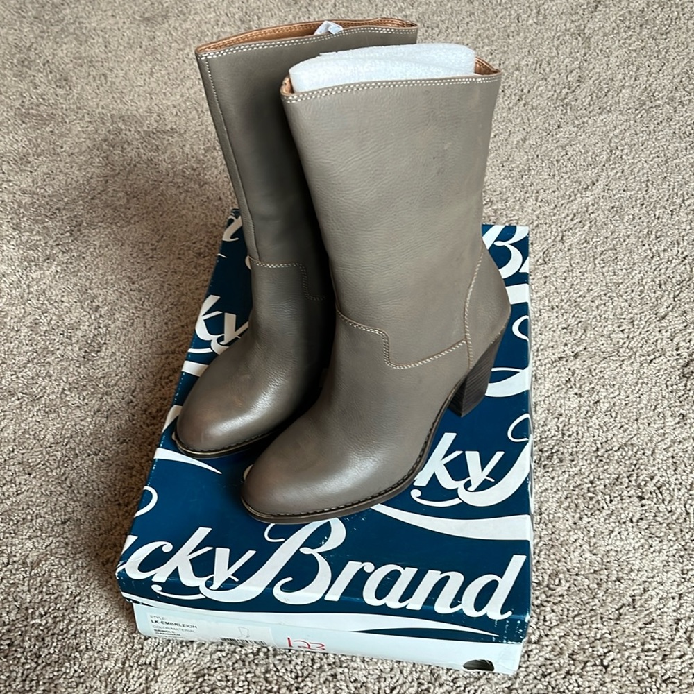 NEW Lucky Brand LK-EMBRLEIGH Leather Boots Heels Gray Brindle Women’s Size 9.5 M